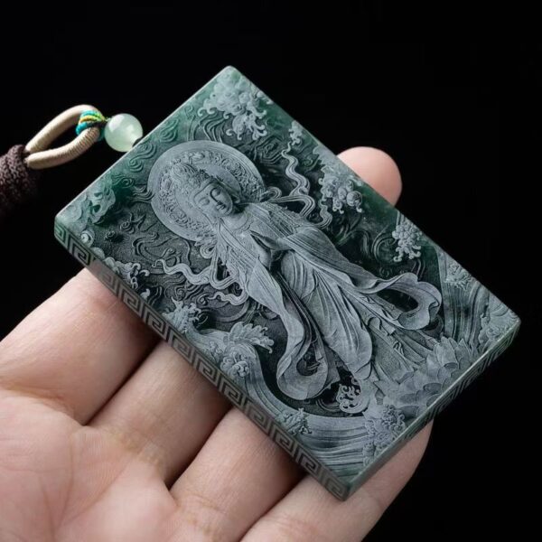 Jade Nanhai Guanyin brand double-sided Seiko video carving high-ice jade pendant, big Guanyin pendant, jade pendant.