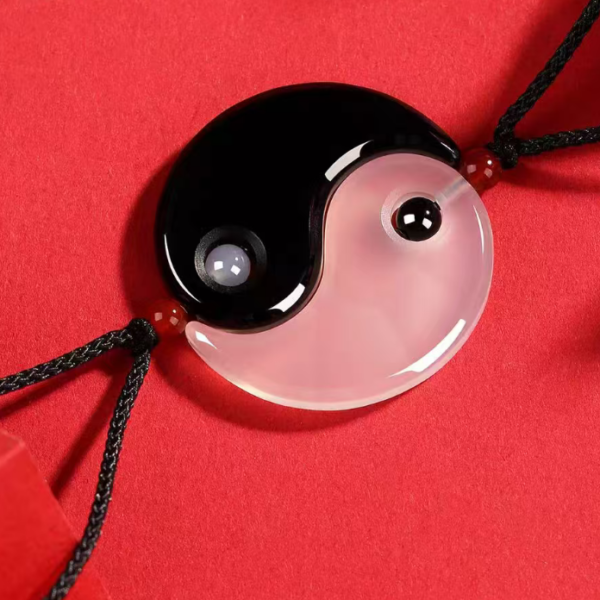 Tai Chi Yin Yang Fish Pendant Two Instruments Pisces Jade Pendant One and a Half Couple Necklace Agate Jade Peace Amulet