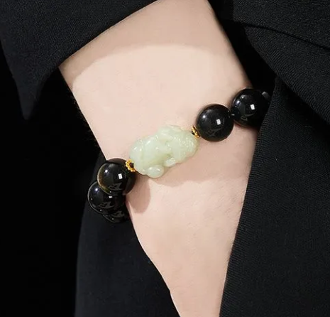 Hetian jade Pixiu silver bracelet for men, obsidian bracelet, high-end style, perfect as a 520 gift for your boyfriend.